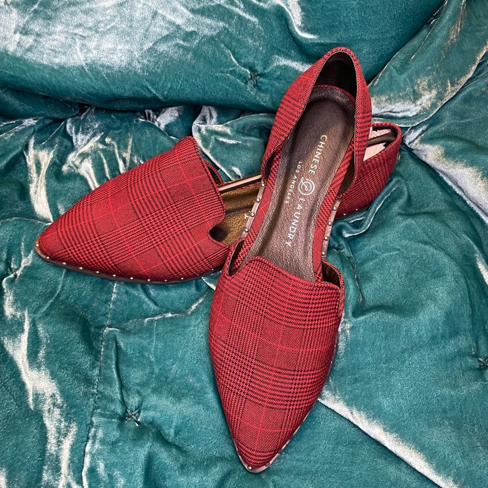 Chinese Laundry flats